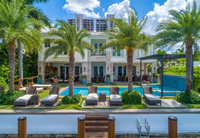 The Best Global Company Retreat Destinations - Luxury Home Rentals in  Miami, Aspen & St. Tropez - Villazzo