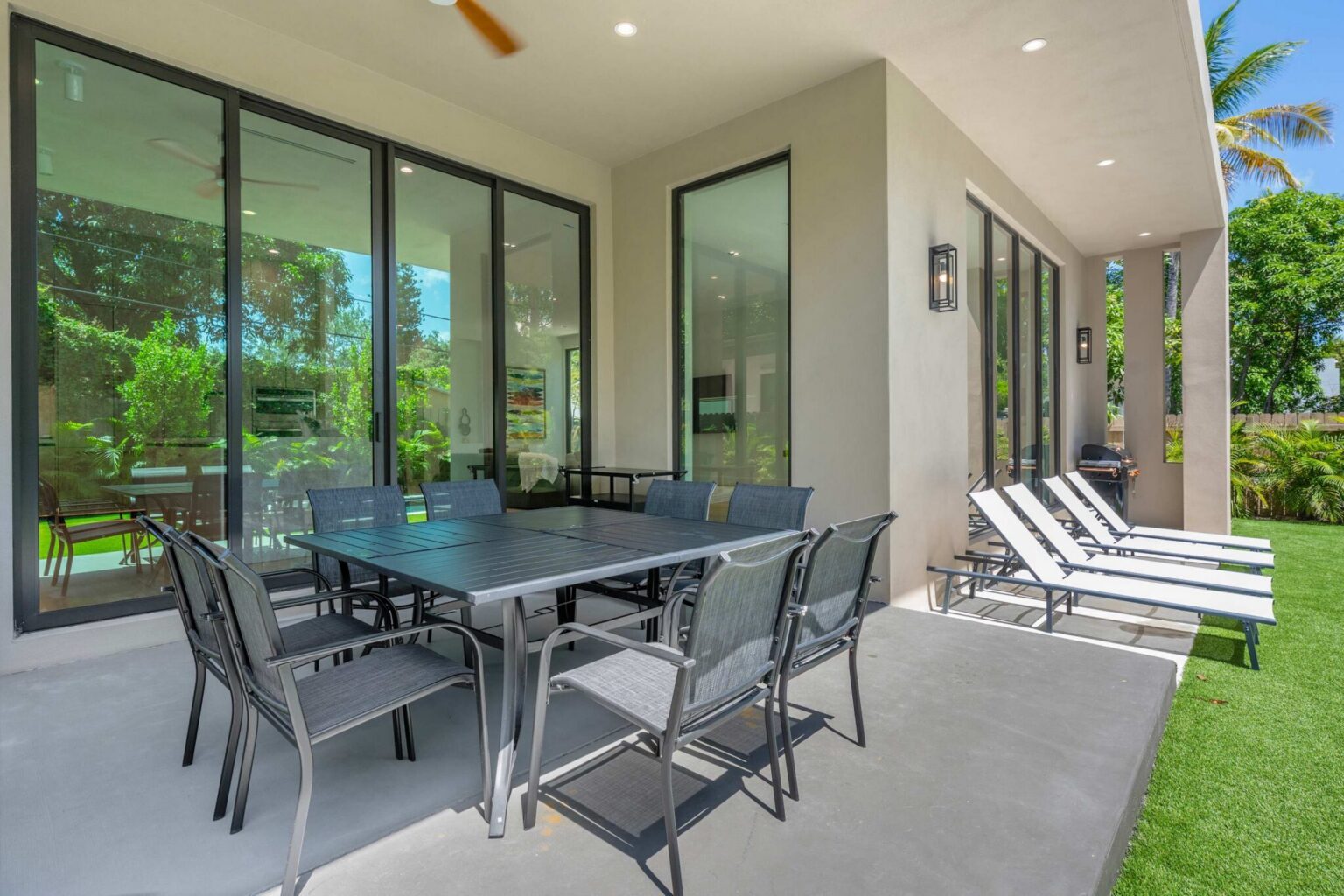 Outdoor dining on the covered terrace